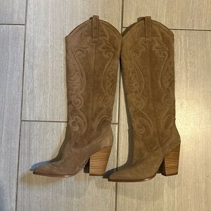 Gianni Bini tan sueded cowboy boots size 6 NWT